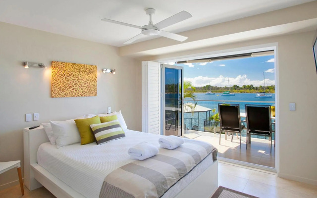 Commodore 1 Noosa Parade 80