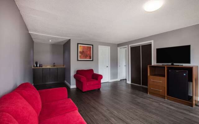 Ramada by Wyndham Jacksons Point