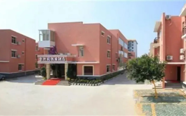 Purple Attic Holiday Hotel