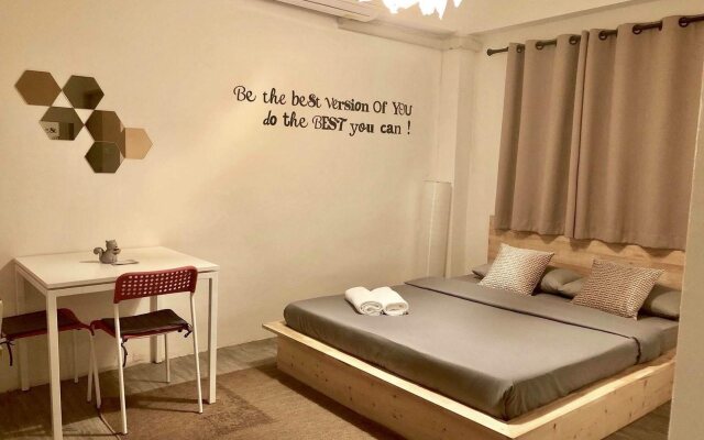 24 Poshtel Salaya