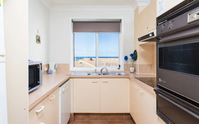 Burleigh Point Holiday Apartments