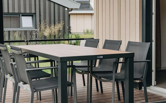 Modern Lodge Near Beach