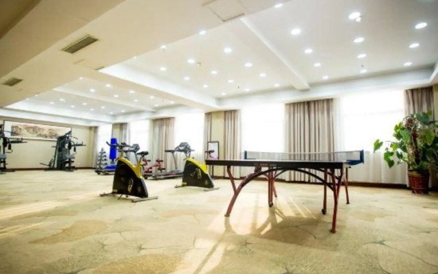 Zhongzhou Yufeng International Hotel