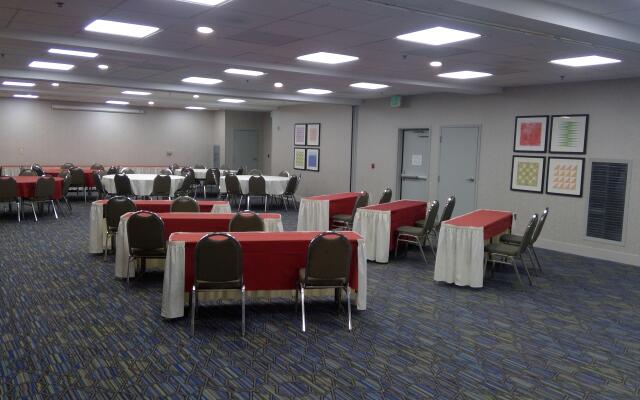 Holiday Inn Express Hotel & Suites Tracy by IHG