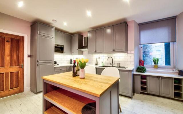 Stylish & Spacious 3 Bedroom Apt in Finnieston, West End