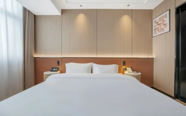 Wanzai Yijia La Maison Hotel