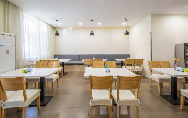 HanTing Hotel (Jinan Laiwu Fengcheng West Main Street)