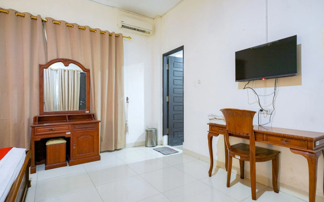 RedDoorz @ Avros Guest House Medan