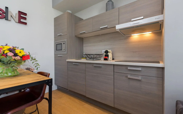 Florella Jean Jaures Apartment