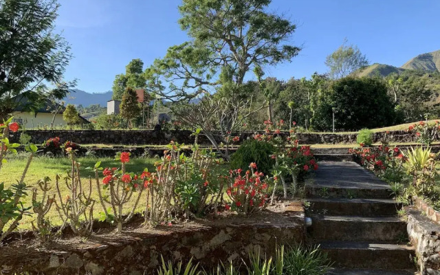 Lembah Rinjani Villa & Resto Syariah by ecommerceloka