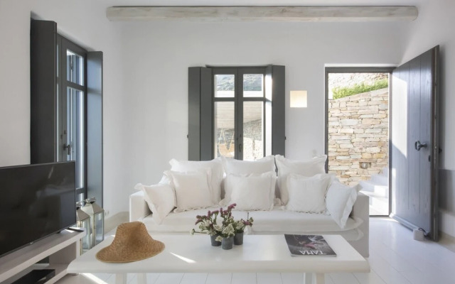 House G Y Kardiani Tinos Cyclades
