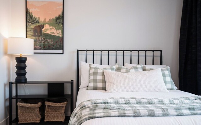 The Selkirk House by Revelstoke Vacations