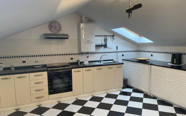 Riviera 1931 Casa Mansarda