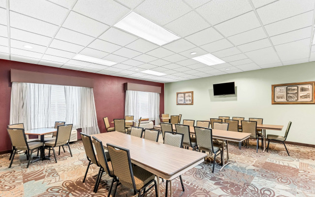 Best Western Holiday Manor