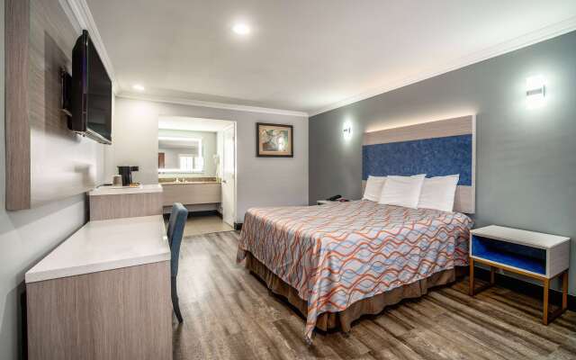 Travelodge Inn & Suites by Wyndham Bell Los Angeles Area