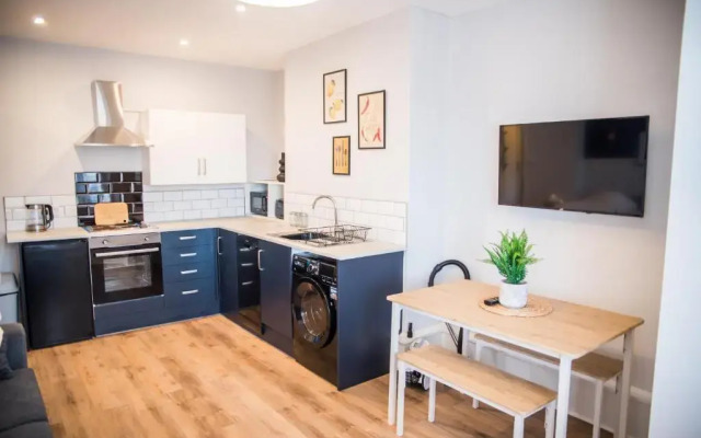 Derby's Beach Suites by Sasco Apartments