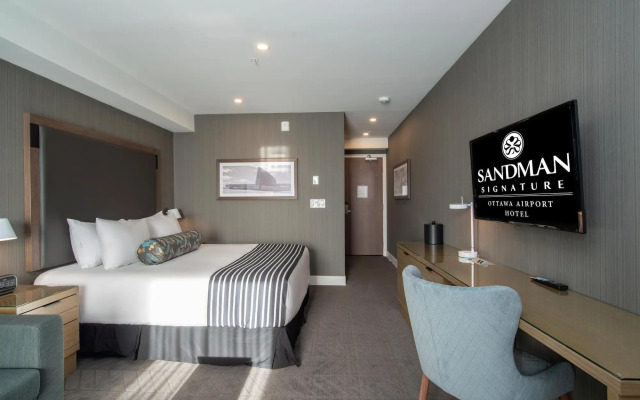Sandman Signature Ottawa Airport Hotel