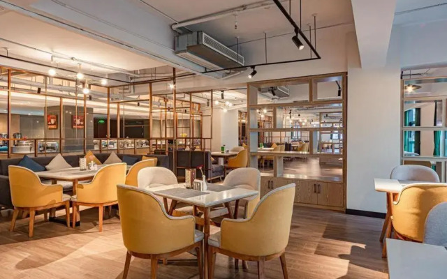 Rezen Kingtown Hotel (Chongqing Liangping)