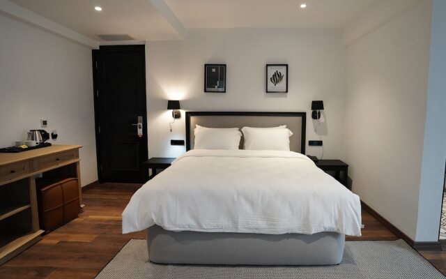 Be Side Hotel