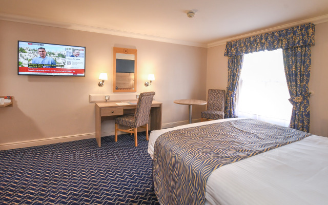 The Queens Hotel & Victoria Cloisters