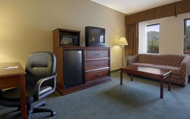 Baymont Inn & Suites Cherokee Smoky Mountains