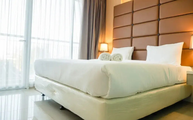 Luxurious 1BR At Dago Suites Apartment