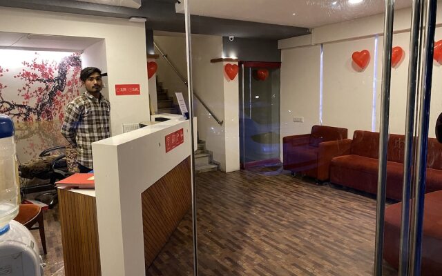 Oyo Flagship 36844 Riverfront