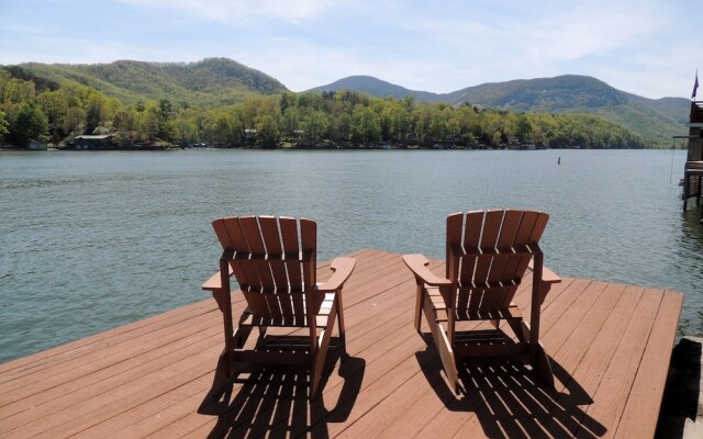Allure Of The Lake 3 Bedrooms 2 Bathrooms Home