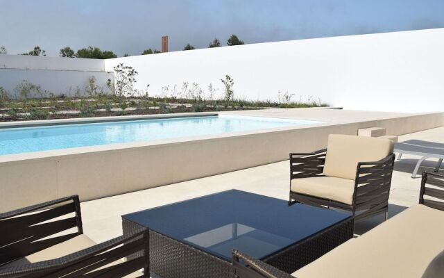 Modern Villa in Obidos Lisbon With Garden and Pool