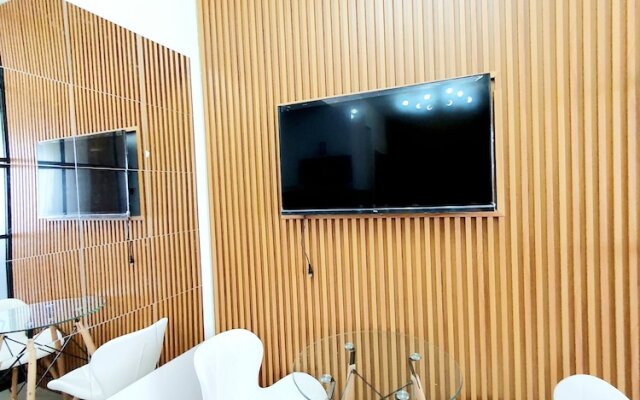 Green 2 Res Scandi-Industrial Free Wi-Fi