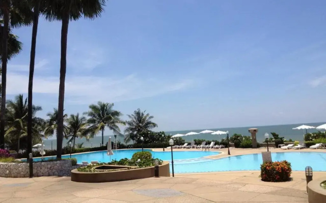 Phet Cha-am Plaza & Resort