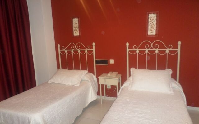 Hostal Restaurante Lujuan