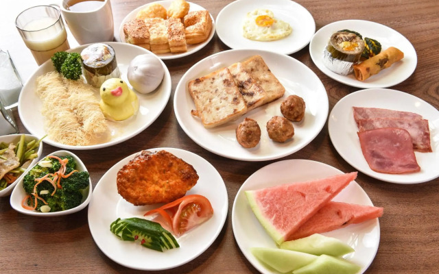 Lan Kwai Fong Garden Hotel