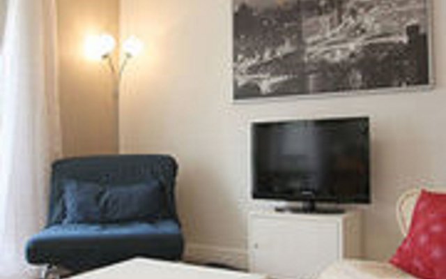 Appartements Paris Centre - At Home-Hotel