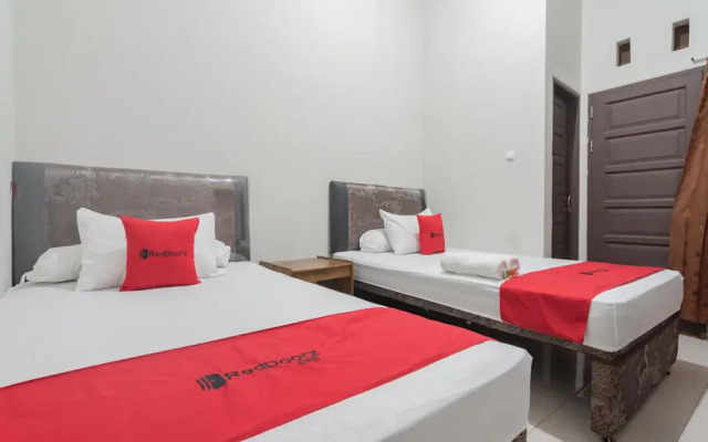 RedDoorz Syariah near Jalan Jakarta Samarinda