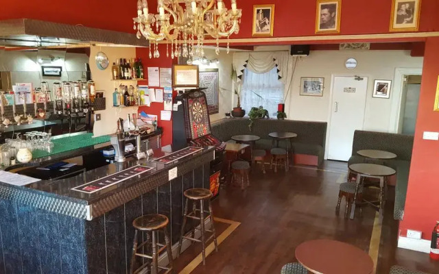 The Hollingdales Hotel