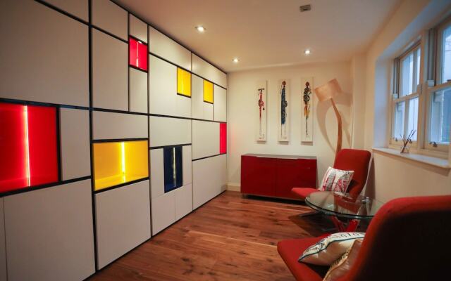 Lovely 2 Bed Flat in Warren Street