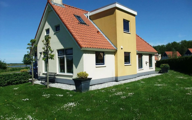 Villa in Sumar Near Town Center