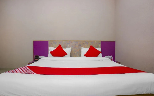 Oyo Flagship 24429 Oriental Rooms And Banquet