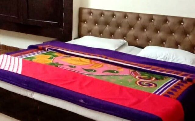 Goroomgo Broadway Nainital