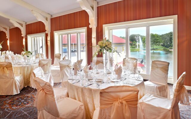 Sheraton Westport Chalet Hotel St. Louis