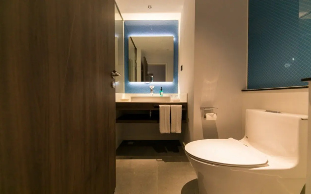 Holiday Inn Express Shanghai Tangzhen by IHG