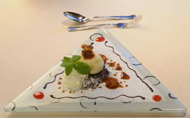 Maya Caprice Boutique Hotel & Spa