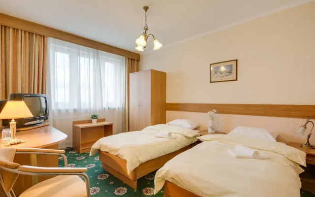 41 Orekhovo 3 Bedroom Apartment near Tsaritsyno Park