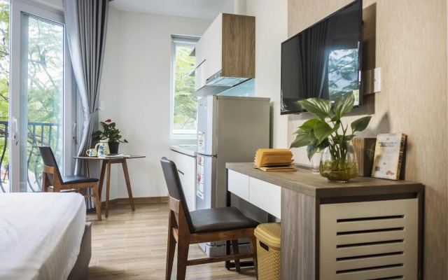 Spring Light Apartment