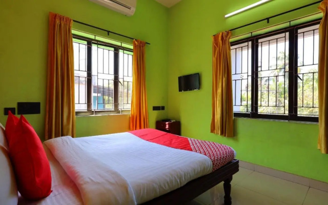 OYO Flagship 75052 Kuku Residency