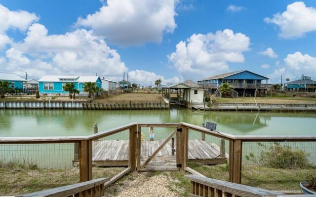 Wine Down on the Bay