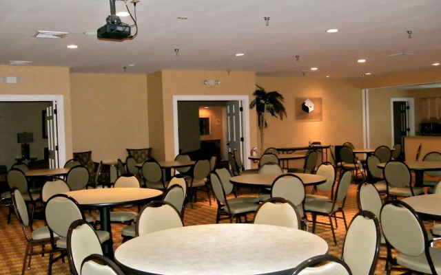 Palmera Inn and Suites