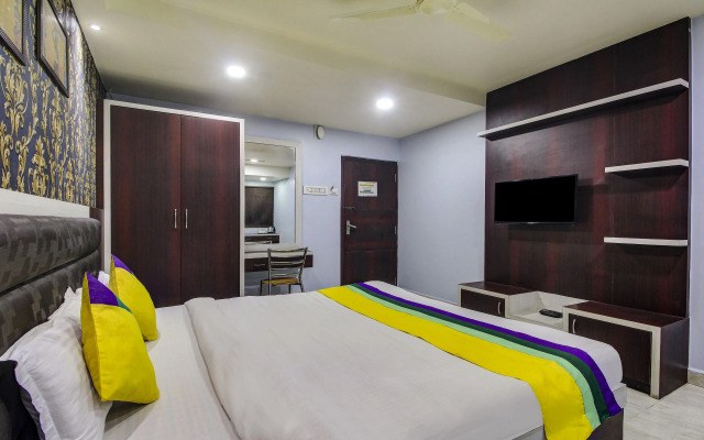 Itsy by Treebo - Golden Fiesta