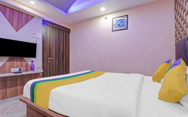 Treebo Trip Hotel Royal Galaxy